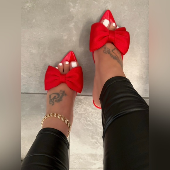 ❤️Red Satin Bow Pointed Toe Mule Heels | 2" Slip-On Kitten Heels - Picture 3 of 5